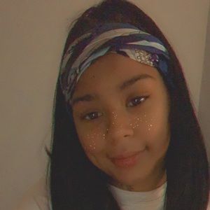 Meet your Posher, Niya